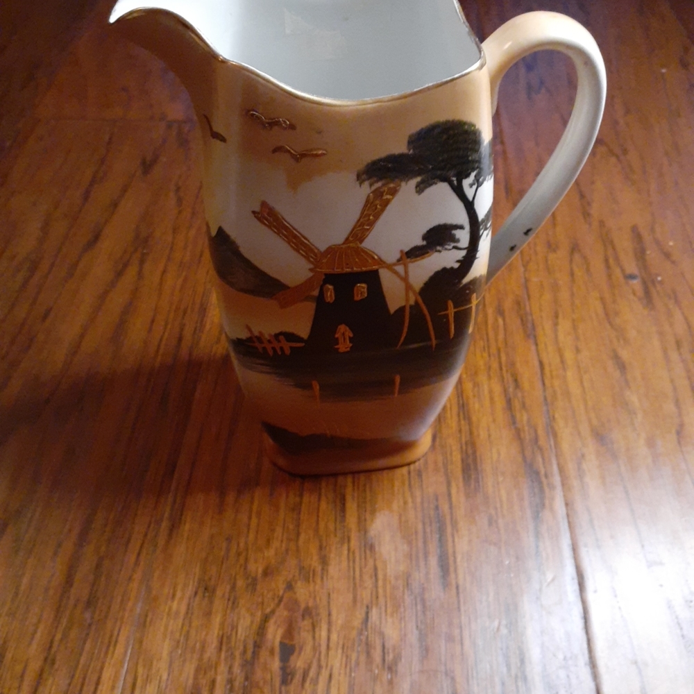 EXQUISITE VTG Oxford 7" Pitcher Made in England.